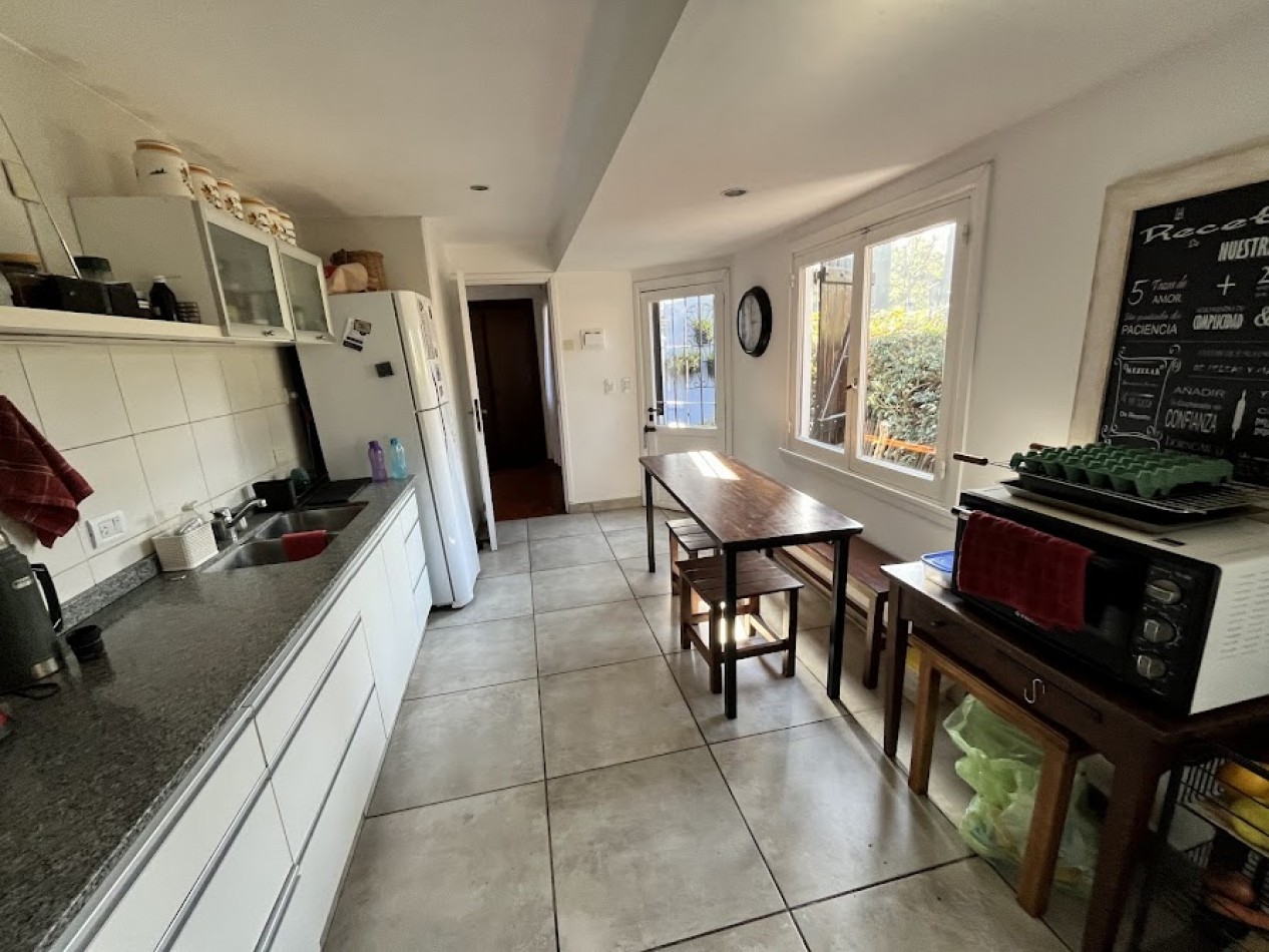 Chalet Tradicional sobre Lote de 914 m² - 3 Dormitorios y Quincho-Bosque P . Ramos