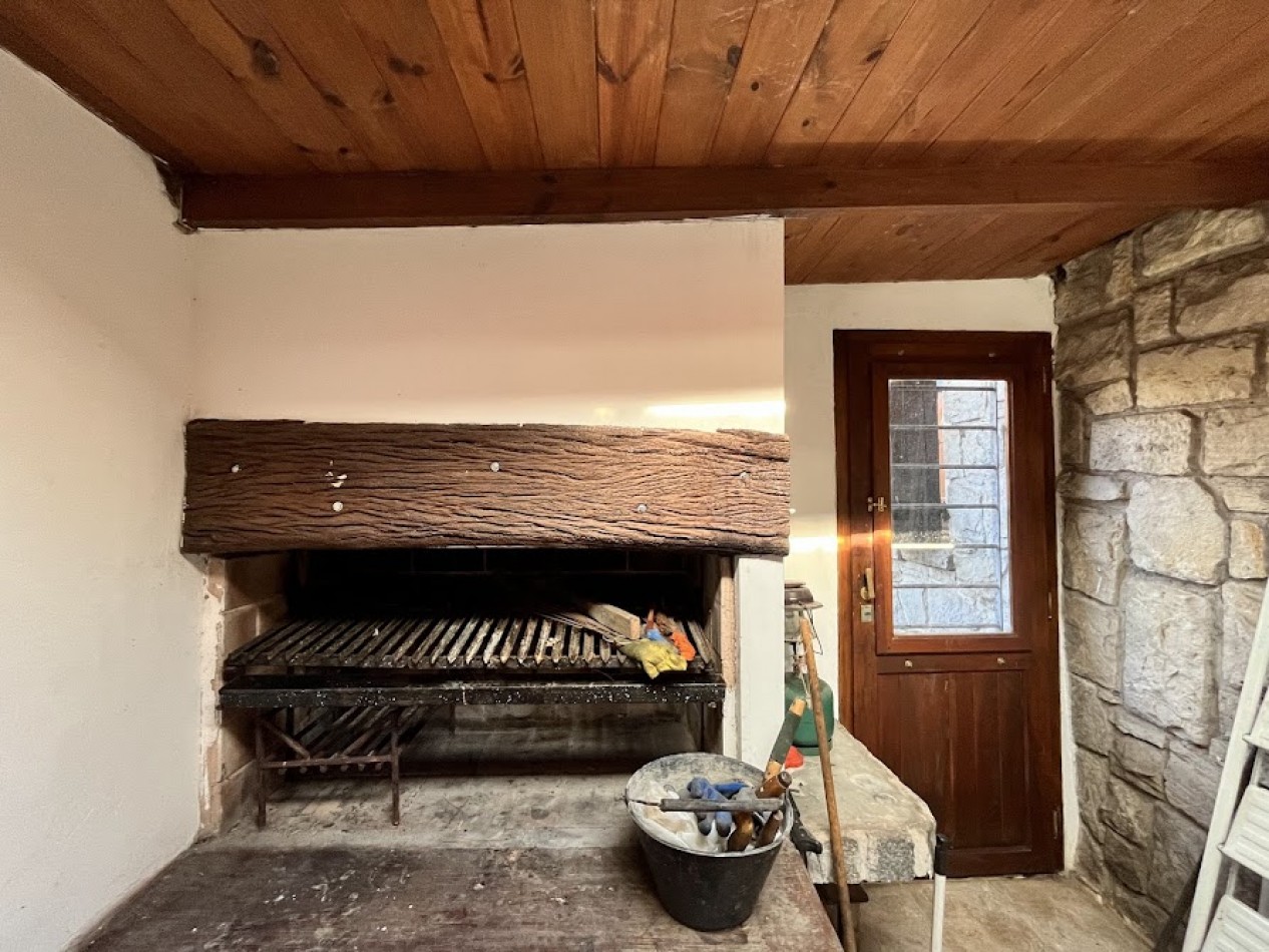 Chalet Tradicional sobre Lote de 914 m² - 3 Dormitorios y Quincho-Bosque P . Ramos