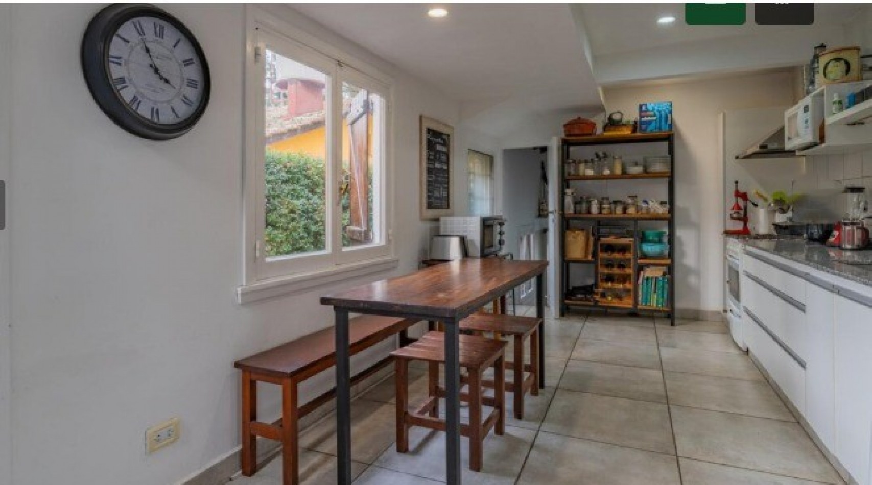 Chalet Tradicional sobre Lote de 914 m² - 3 Dormitorios y Quincho-Bosque P . Ramos