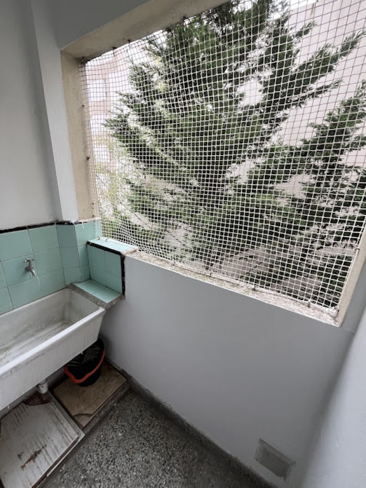 Venta Departamento 1 Ambiente con Cochera - Centro (La Rioja y Luro)