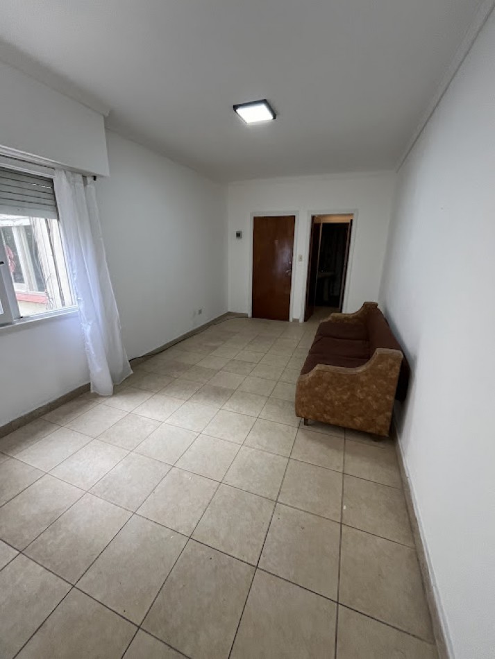 Venta Departamento 1 Ambiente con Cochera - Centro (La Rioja y Luro)