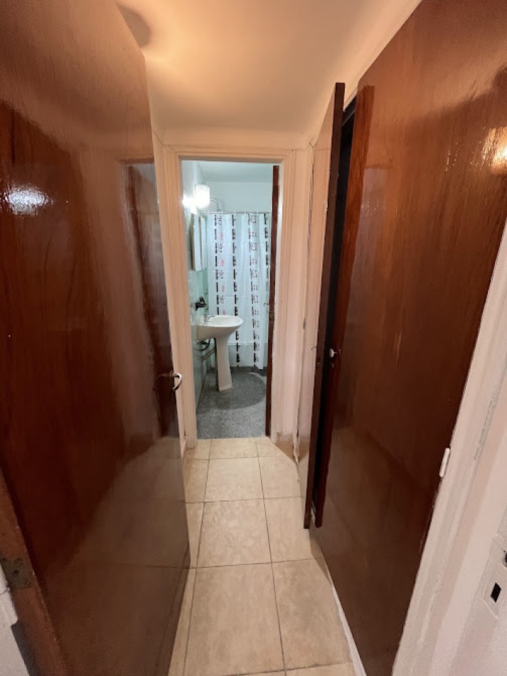 Venta Departamento 1 Ambiente con Cochera - Centro (La Rioja y Luro)