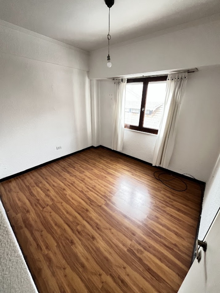 Departamento 2 amb al frente con balcon - La perla APTO CREDITO