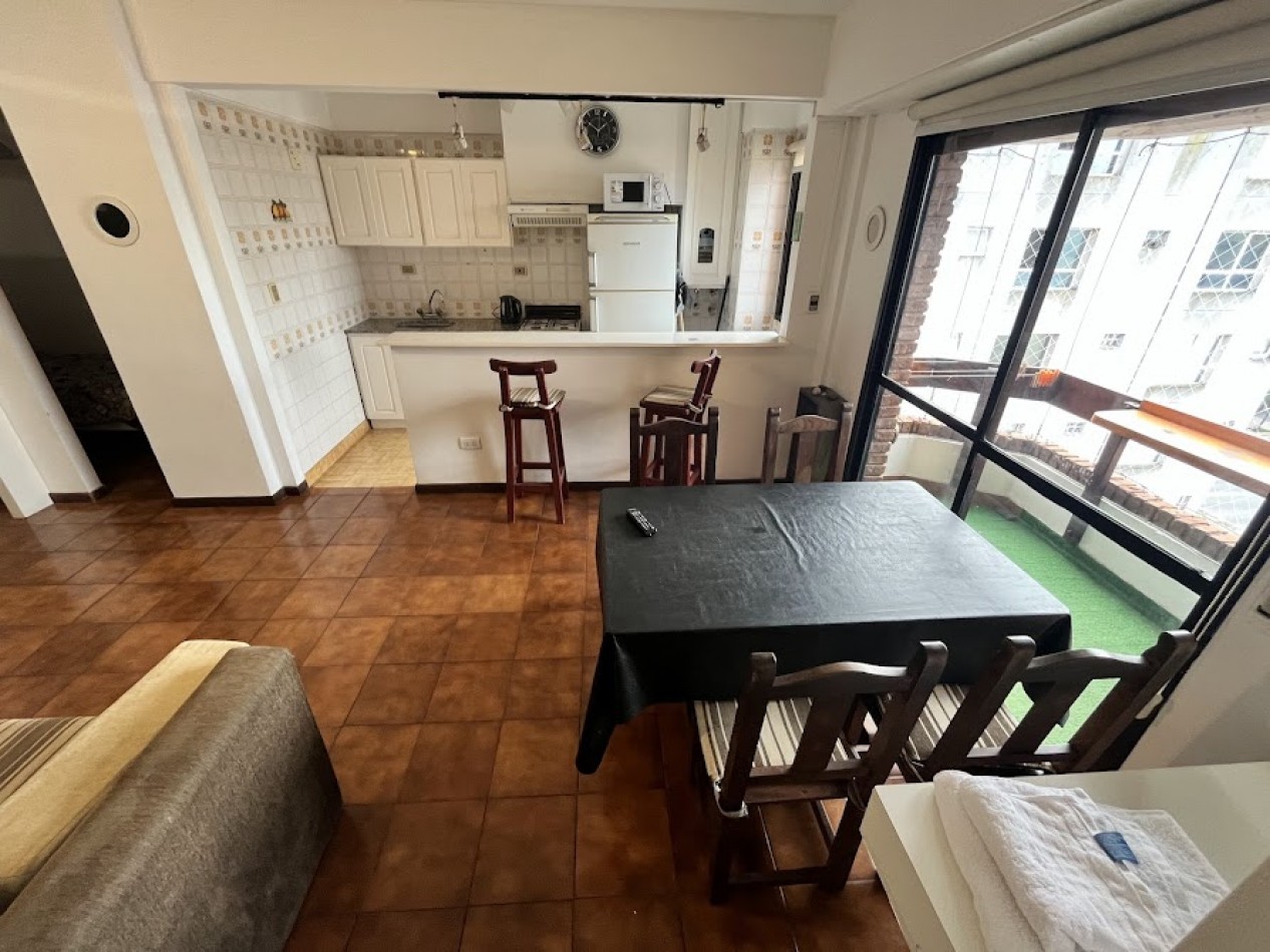 ALQUILER TEMPORAL PARA 5 PERSONAS CON COCHERA Y BALCON - LA PERLA