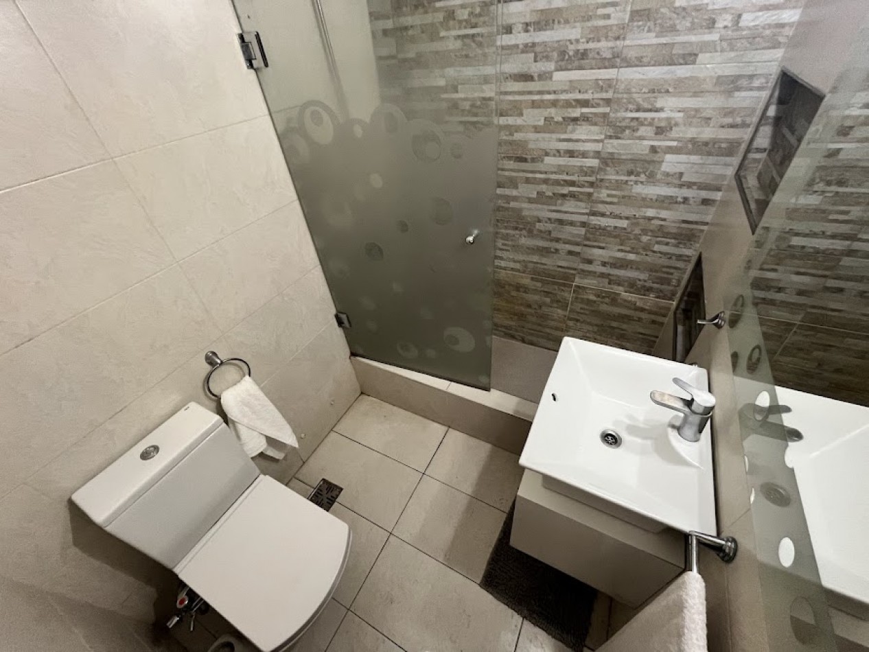 ALQUILER TEMPORAL PARA 5 PERSONAS CON COCHERA Y BALCON - LA PERLA