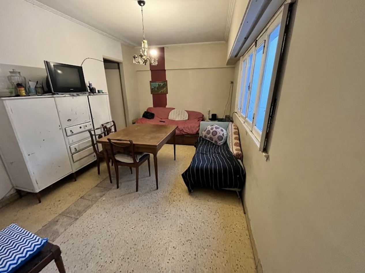 Departamento 2 amb. Luminoso  sobre calle Santa Fe