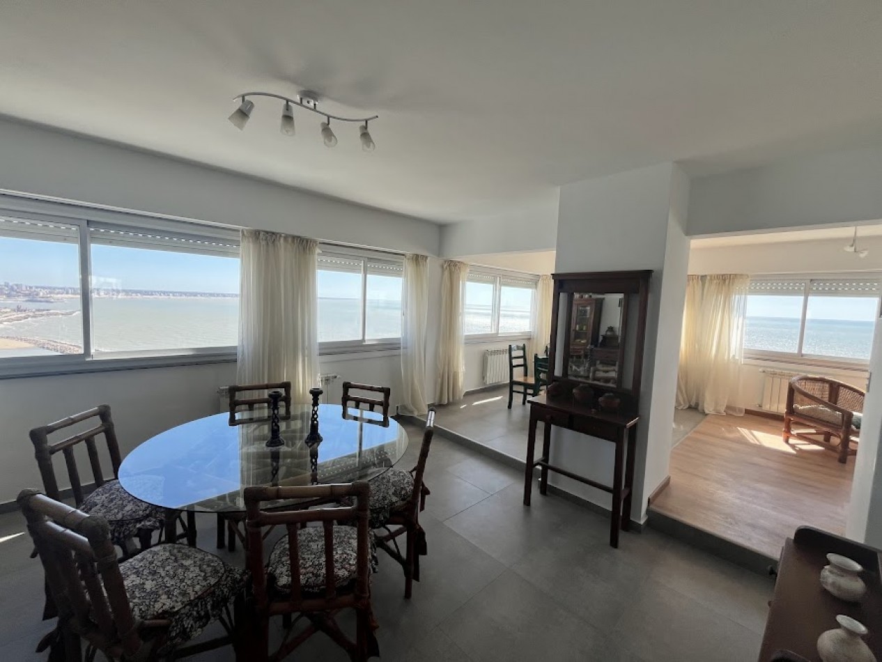 ALQUILER TEMPORARIO PARA 6/7 PERSONAS  Departamento de 4 ambientes con dependencia y cochera frente al mar - Playa Varese