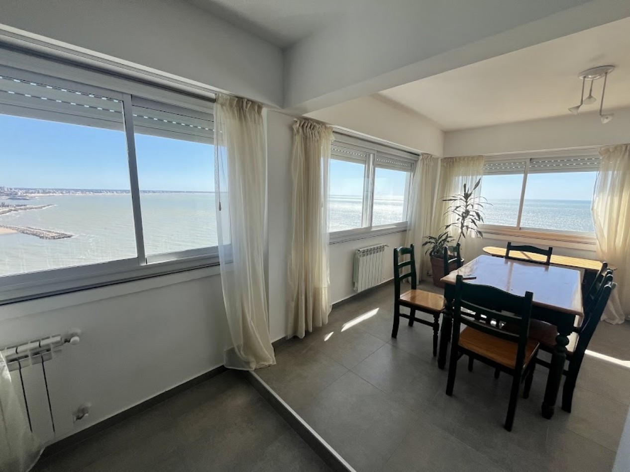 ALQUILER TEMPORARIO PARA 6/7 PERSONAS  Departamento de 4 ambientes con dependencia y cochera frente al mar - Playa Varese