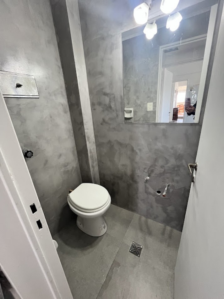 ALQUILER TEMPORARIO PARA 6/7 PERSONAS  Departamento de 4 ambientes con dependencia y cochera frente al mar - Playa Varese