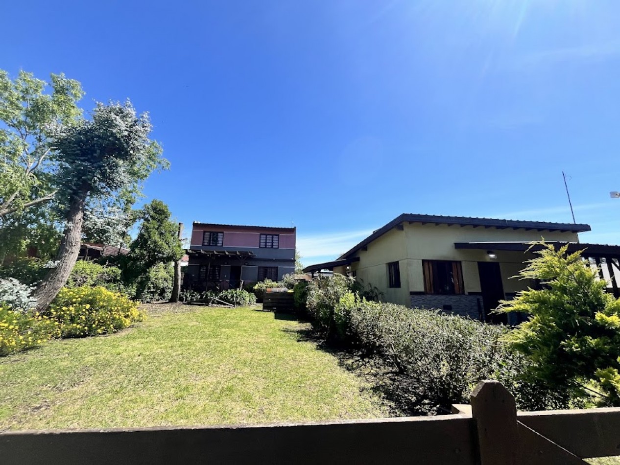 Venta en block - Dos cabañas a metros del mar en Acantilados