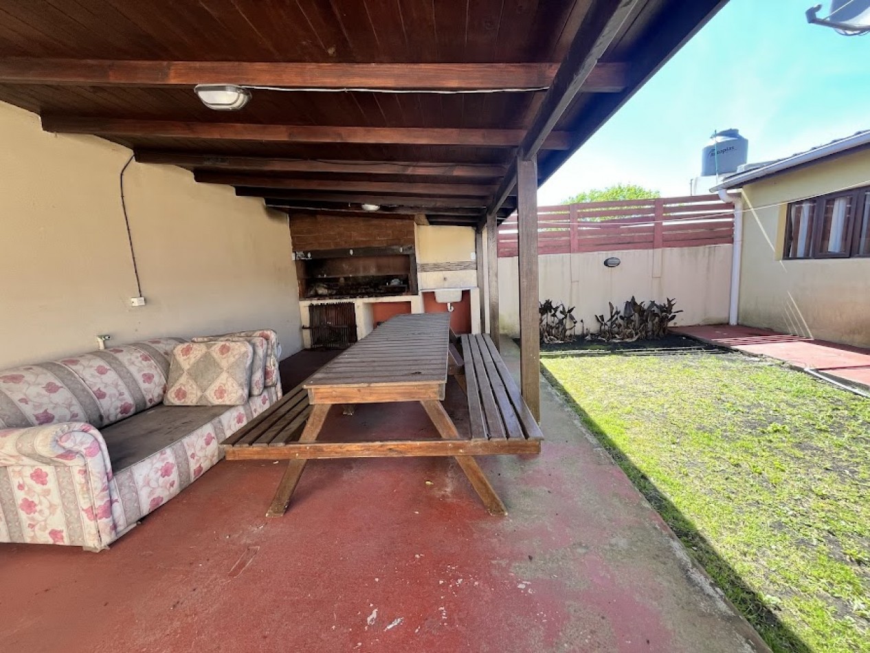 Venta en block - Dos cabañas a metros del mar en Acantilados