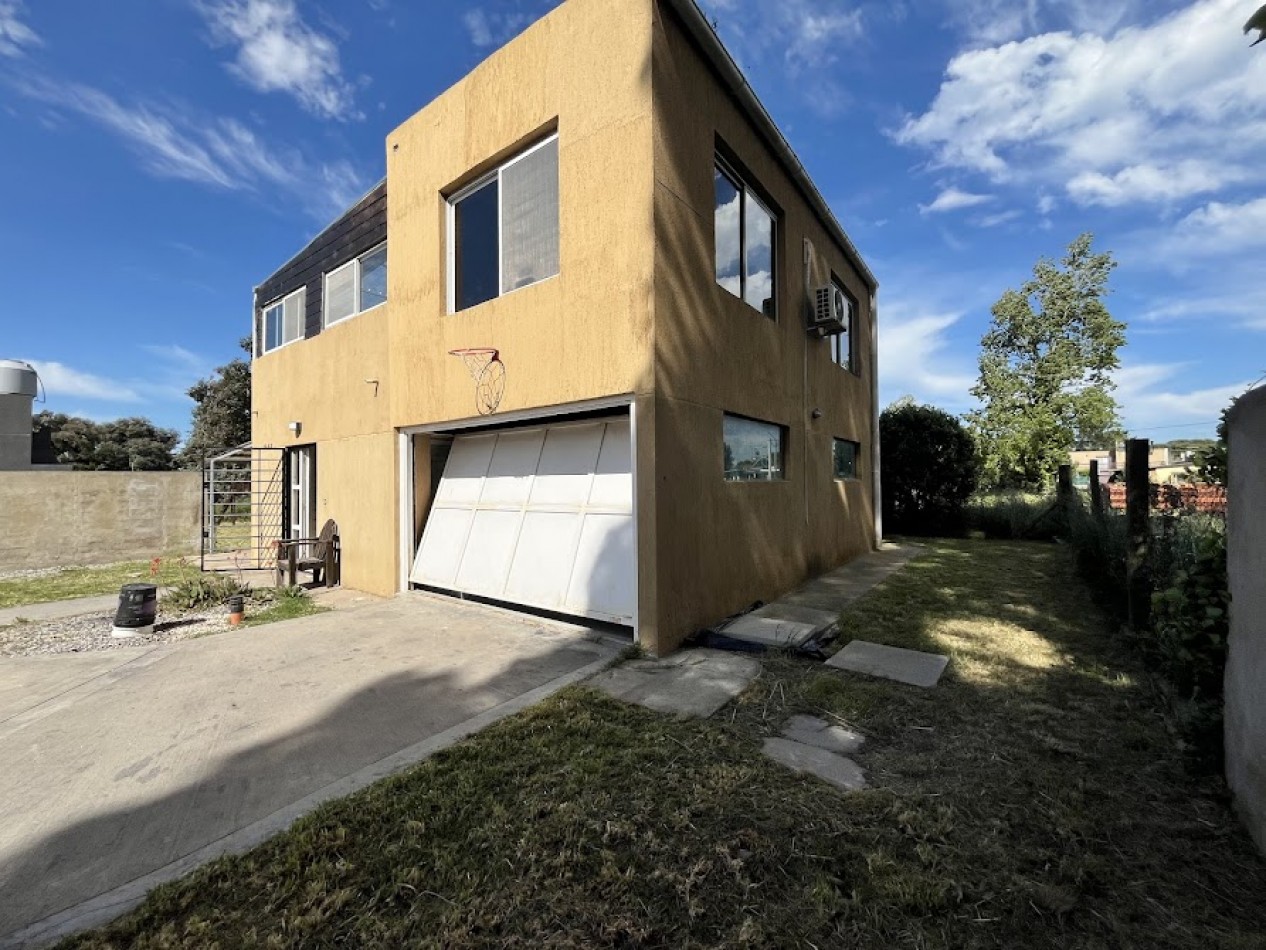 Casa moderna con amplios espacios y excelentes vistas en La Caleta