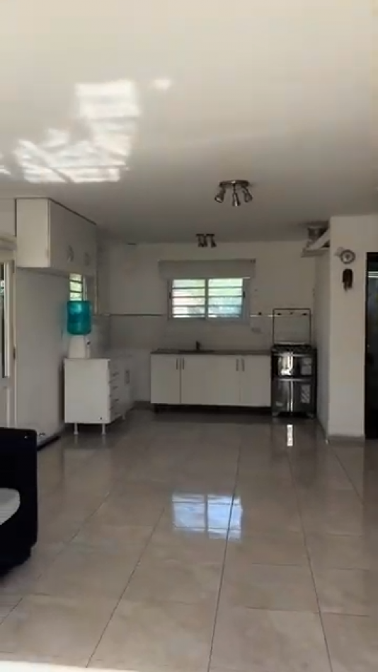 Casa moderna con amplios espacios y excelentes vistas en La Caleta