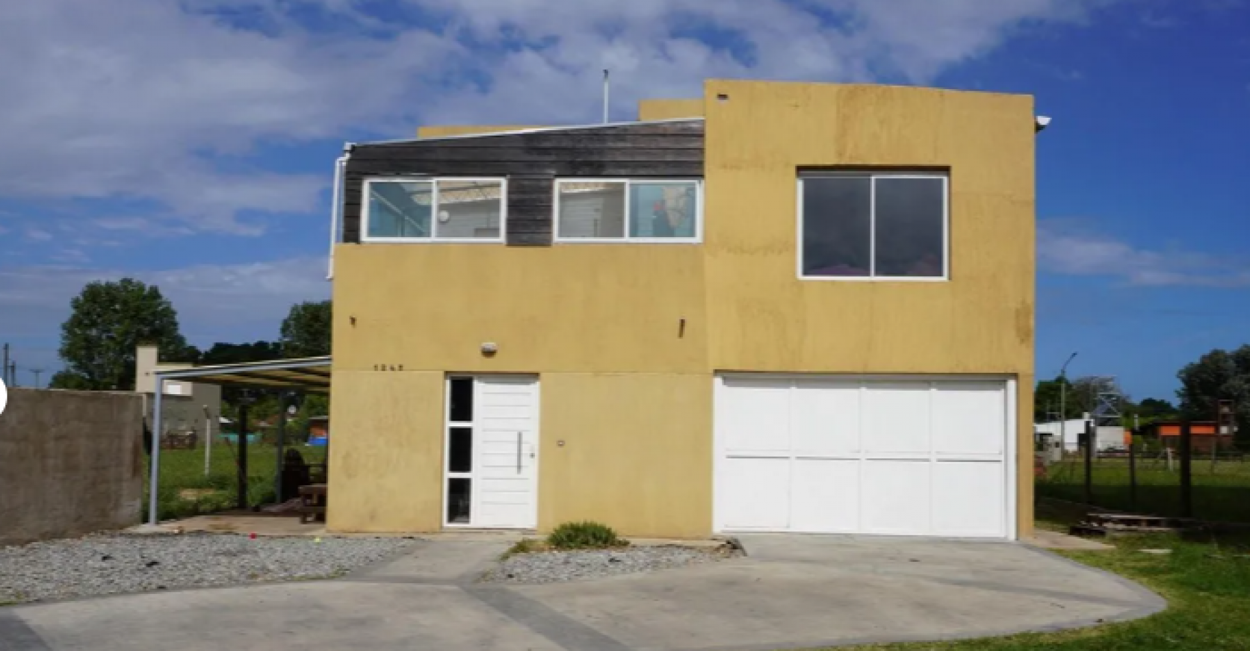 Casa moderna con amplios espacios y excelentes vistas en La Caleta