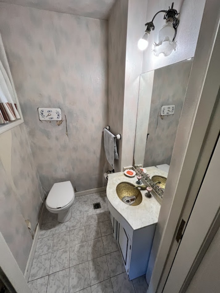 Imponente chalet con parque, piscina climatizada y quincho vidriado con vista al parque