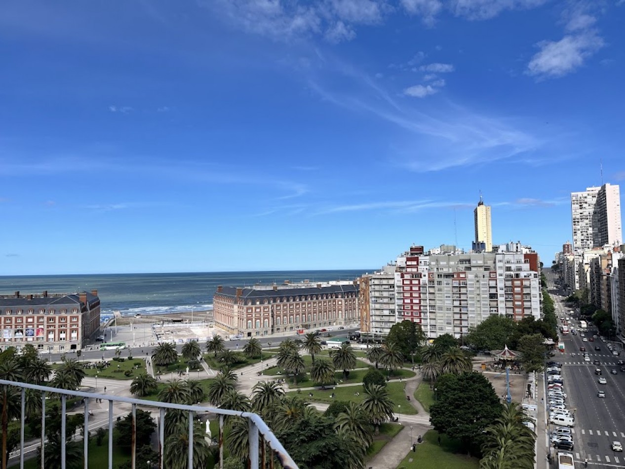 Departamento 3 Ambientes con Balcon Perimetral frente a Plaza Colon