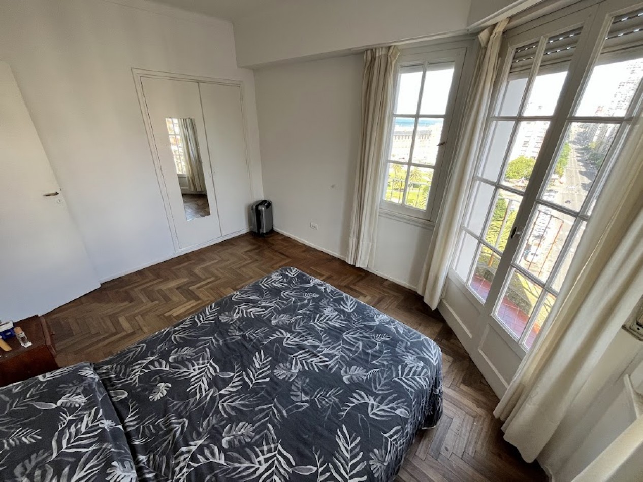 Departamento 3 Ambientes con Balcon Perimetral frente a Plaza Colon