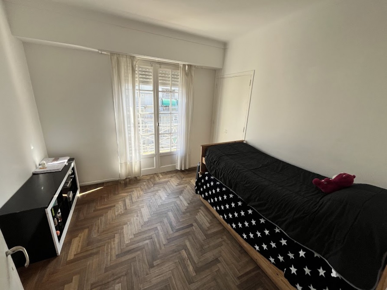 Departamento 3 Ambientes con Balcon Perimetral frente a Plaza Colon