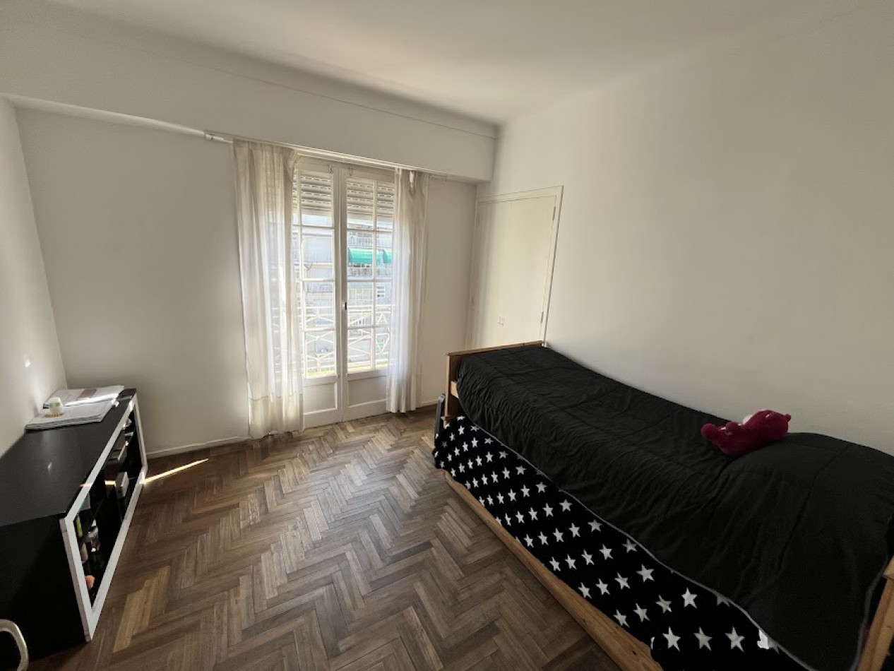 Departamento 3 Ambientes con Balcon Perimetral frente a Plaza Colon