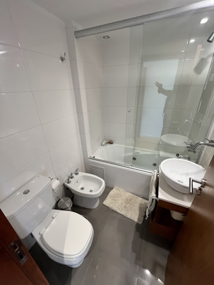 Departamento 2 ambientes de categoria con vista al mar, amoblado, cochera y baulera - Edificio Cronos