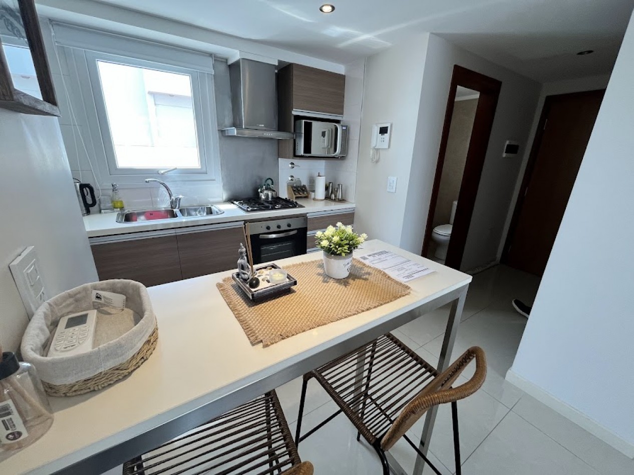 Departamento 2 ambientes de categoria con vista al mar, amoblado, cochera y baulera - Edificio Cronos