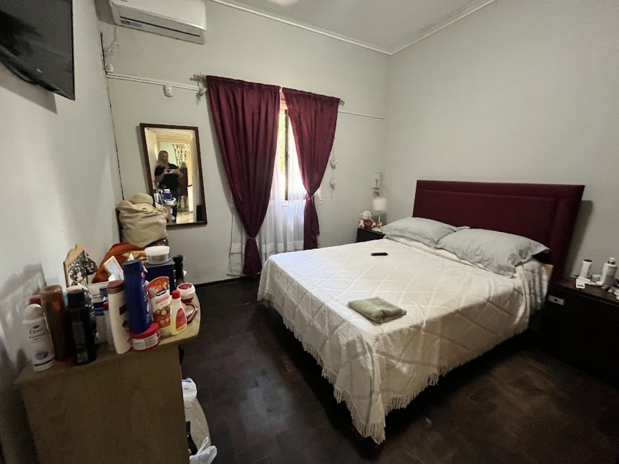 Casa de 3 Ambientes con Garaje Doble, Quincho y Patio - A 100 mts de Av. Luro