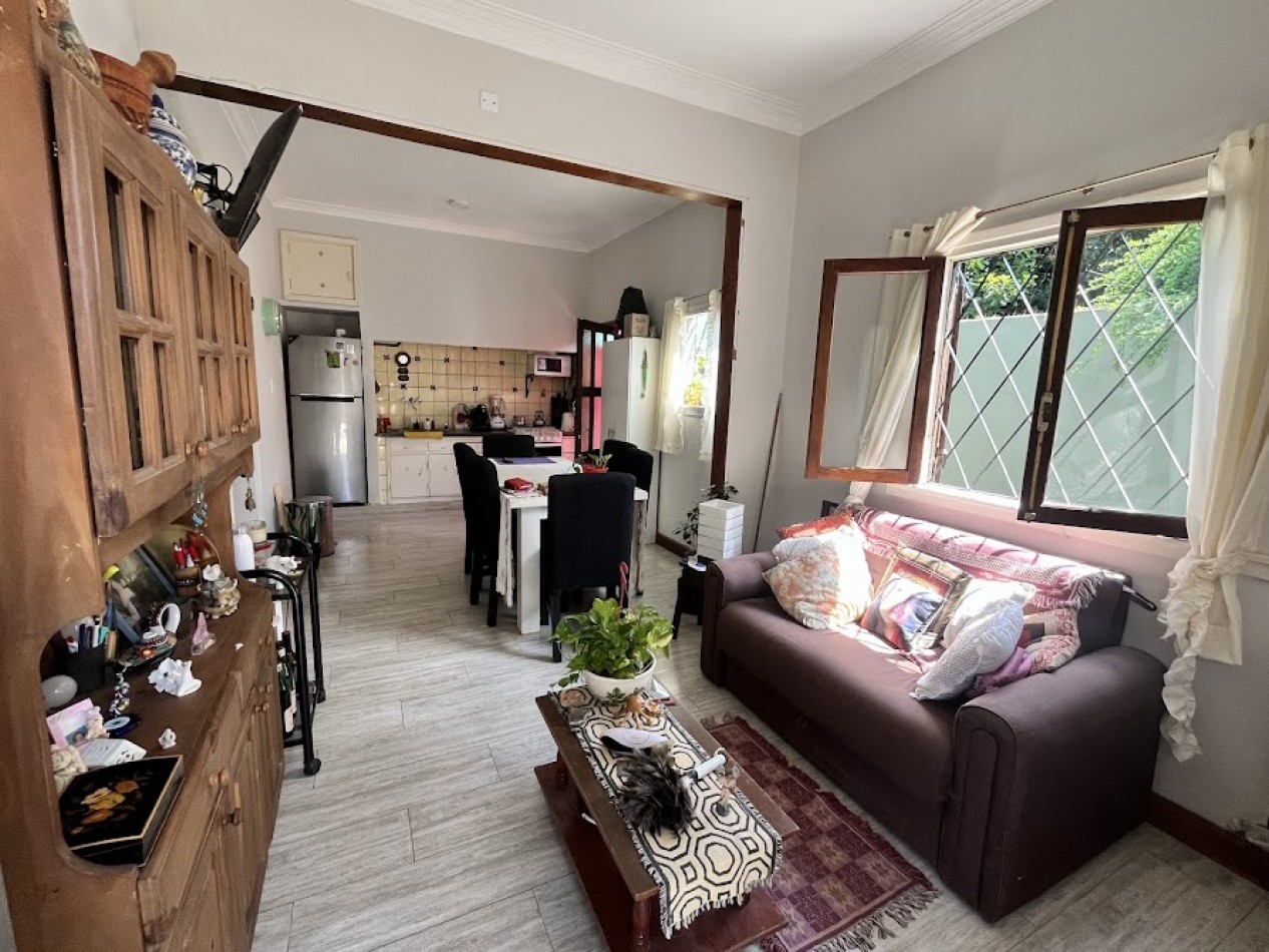 Casa de 3 Ambientes con Garaje Doble, Quincho y Patio - A 100 mts de Av. Luro