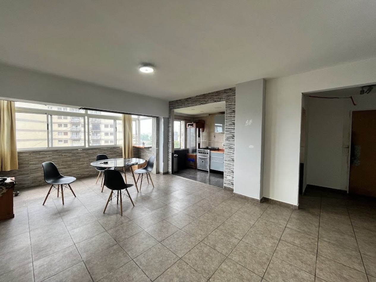 Amplio 4 ambientes con cochera, super luminoso y vistas panoramicas - 100 m² reciclado