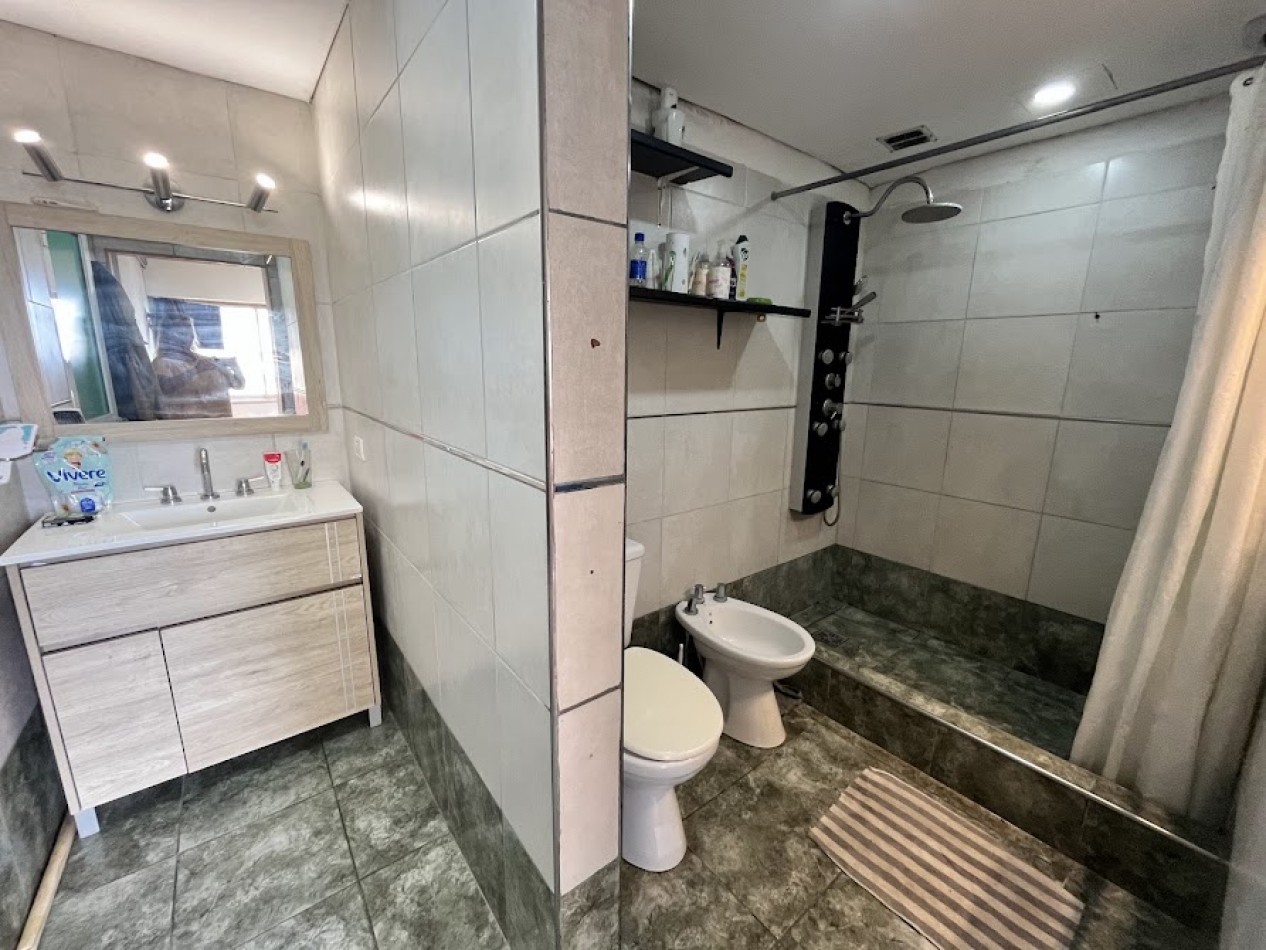 Amplio 4 ambientes con cochera, super luminoso y vistas panoramicas - 100 m² reciclado