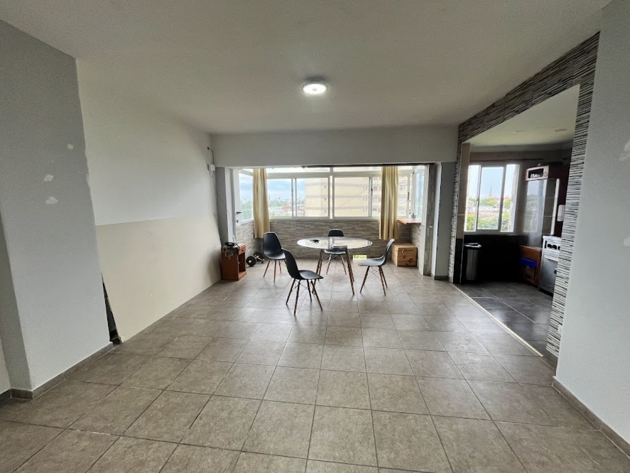 Amplio 4 ambientes con cochera, super luminoso y vistas panoramicas - 100 m² reciclado