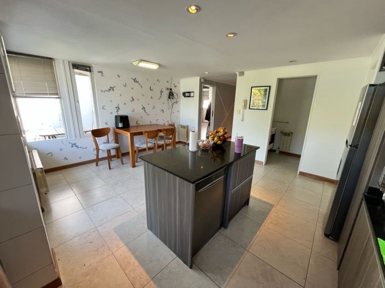 CHALET DE CATEGORIA 5 AMBIENTES CON PARQUE, PISCINA CLIMATIZADA Y TERRAZA - BARRIO CONSTITUCION