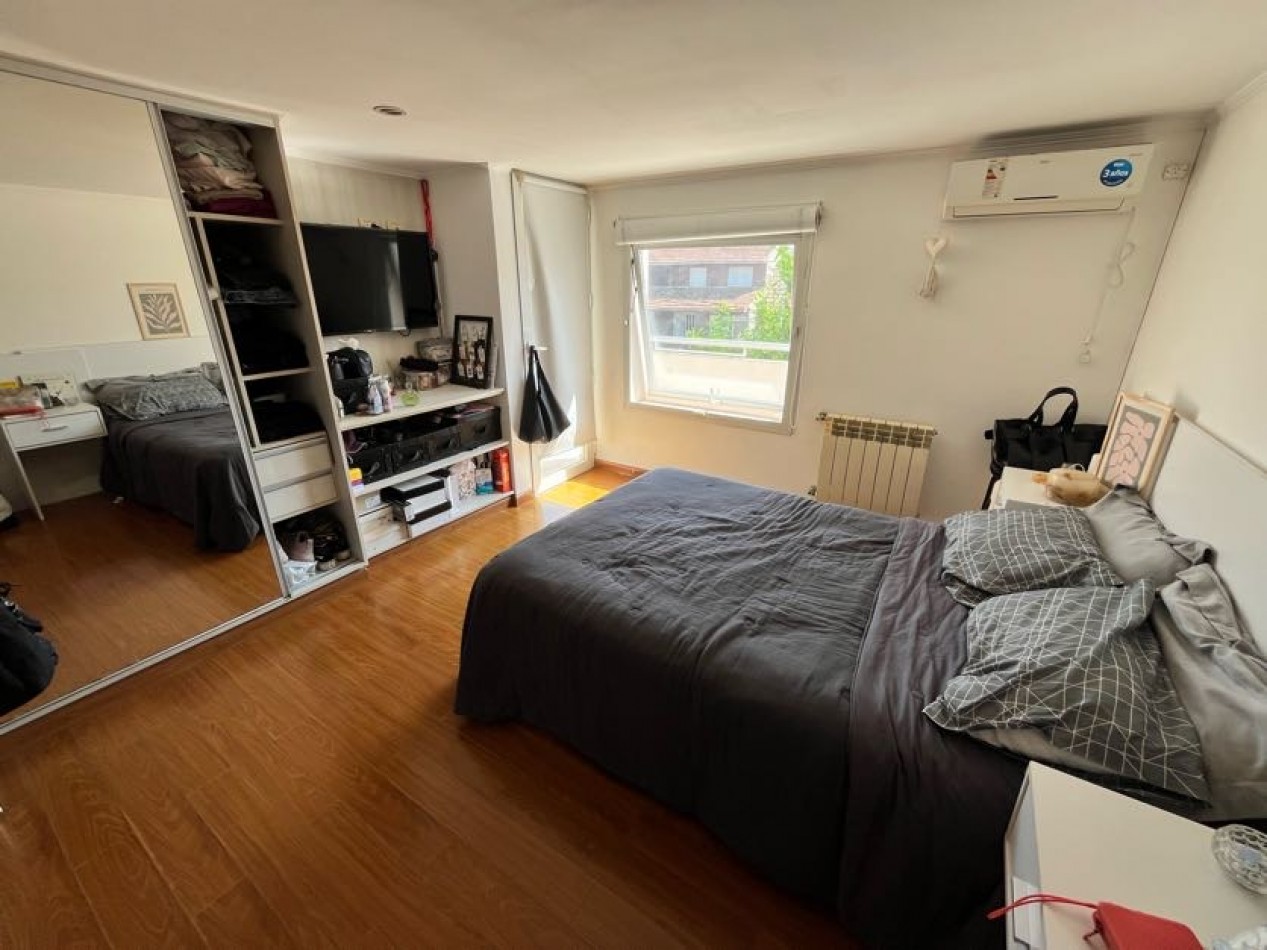 CHALET DE CATEGORIA 5 AMBIENTES CON PARQUE, PISCINA CLIMATIZADA Y TERRAZA - BARRIO CONSTITUCION