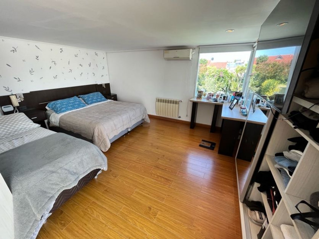 CHALET DE CATEGORIA 5 AMBIENTES CON PARQUE, PISCINA CLIMATIZADA Y TERRAZA - BARRIO CONSTITUCION