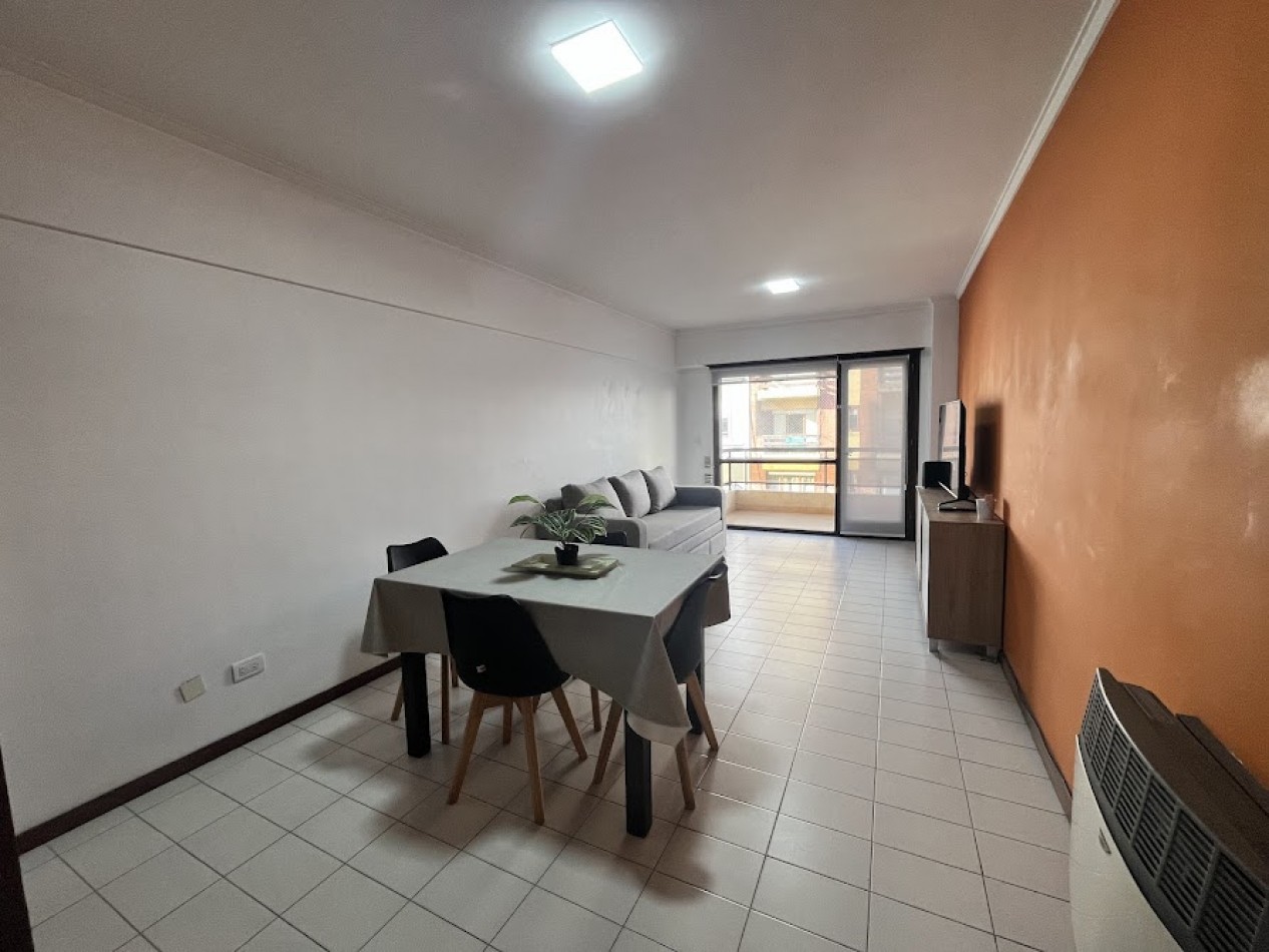 Alquiler Temporario -DEPARTAMENTO 2 AMBIENTES CON BALCON, COCHERA Y EXCELENTE UBICACION - BARRIO LA PERLA