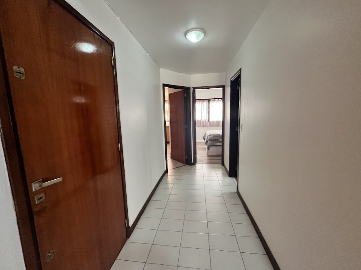 Alquiler Temporario -DEPARTAMENTO 2 AMBIENTES CON BALCON, COCHERA Y EXCELENTE UBICACION - BARRIO LA PERLA