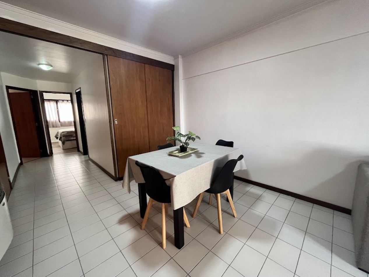 Alquiler Temporario -DEPARTAMENTO 2 AMBIENTES CON BALCON, COCHERA Y EXCELENTE UBICACION - BARRIO LA PERLA