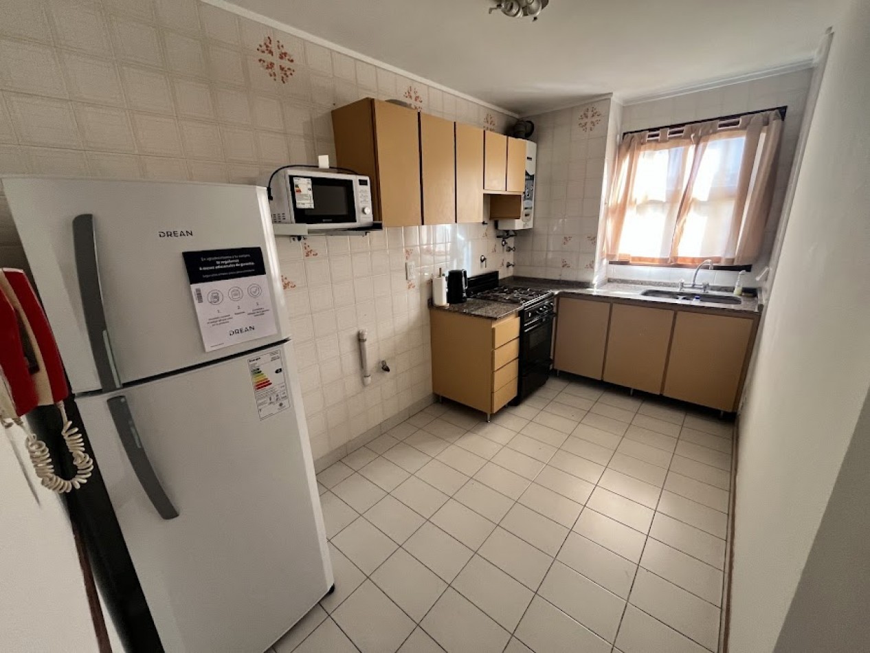 Alquiler Temporario -DEPARTAMENTO 2 AMBIENTES CON BALCON, COCHERA Y EXCELENTE UBICACION - BARRIO LA PERLA