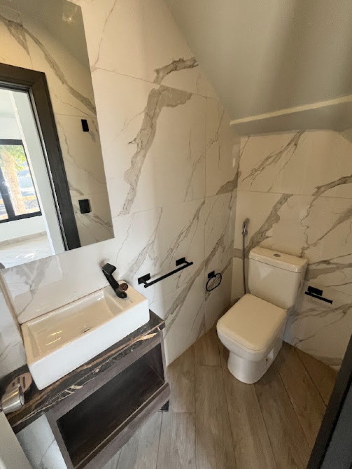 Duplex de 4 ambientes en Barrio Los Pinares - Diseño moderno y domotica APTO CREDITO