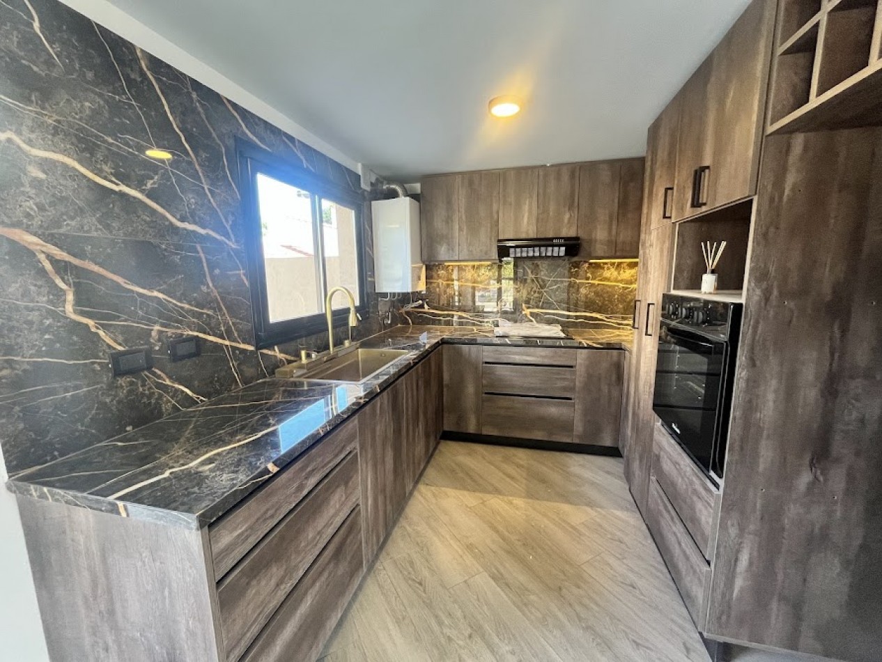 Duplex de 4 ambientes en Barrio Los Pinares - Diseño moderno y domotica APTO CREDITO