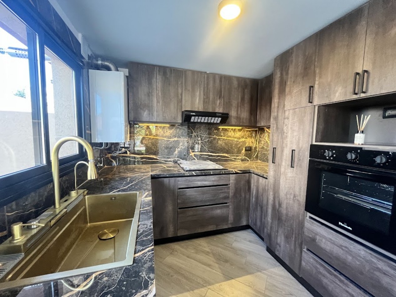 Duplex de 4 ambientes en Barrio Los Pinares - Diseño moderno y domotica APTO CREDITO