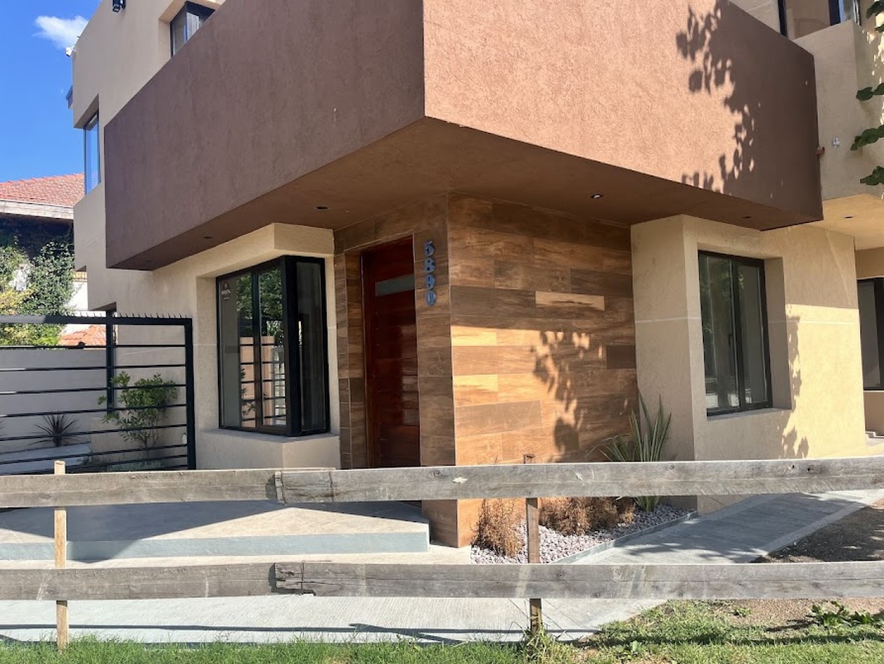 Duplex de 4 ambientes en Barrio Los Pinares - Diseño moderno y domotica APTO CREDITO