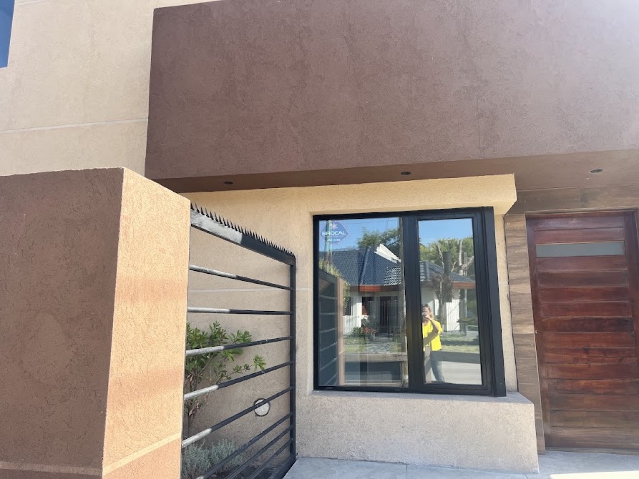 Duplex de 4 ambientes en Barrio Los Pinares - Diseño moderno y domotica APTO CREDITO