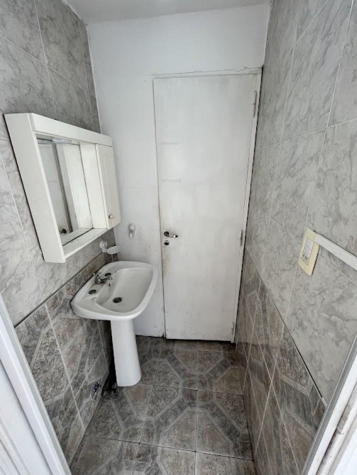 Alquiler comercial Local en esquina super luminoso en zona comercial