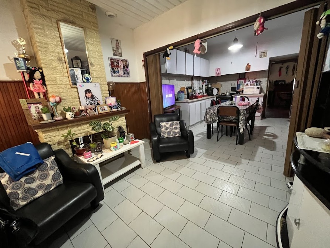 CASA 4 AMBIENTES CON PARQUE Y DEPARTAMENTO EN PLANTA ALTA -APTO CREDITO