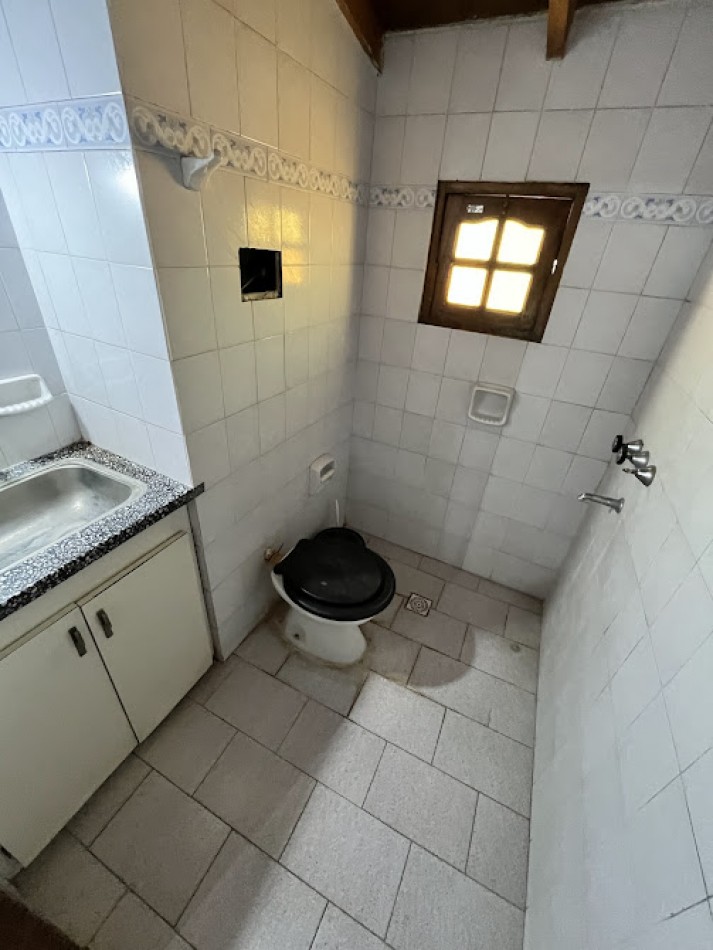 CASA 4 AMBIENTES CON PARQUE Y DEPARTAMENTO EN PLANTA ALTA -APTO CREDITO