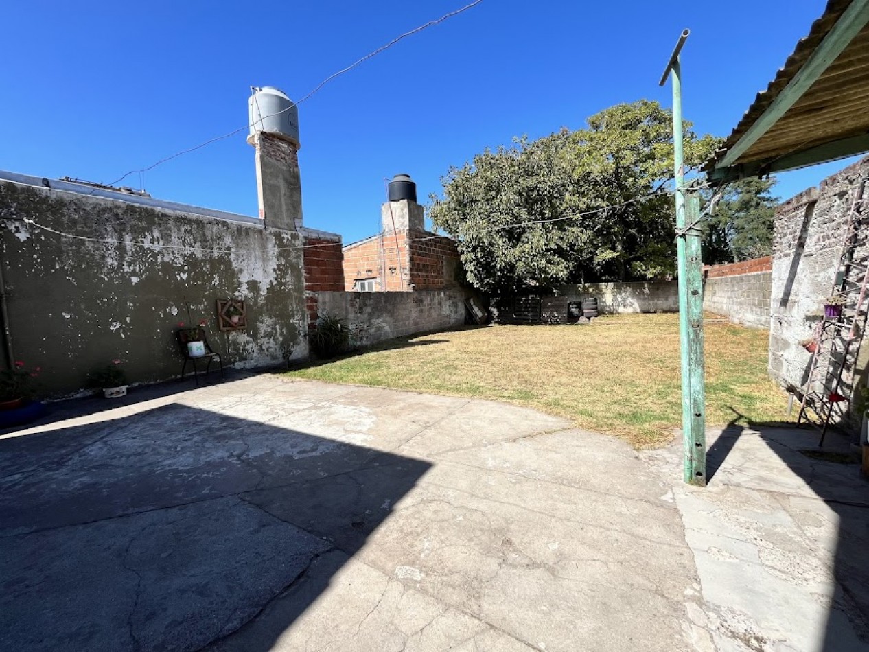 CASA 4 AMBIENTES CON PARQUE Y DEPARTAMENTO EN PLANTA ALTA -APTO CREDITO