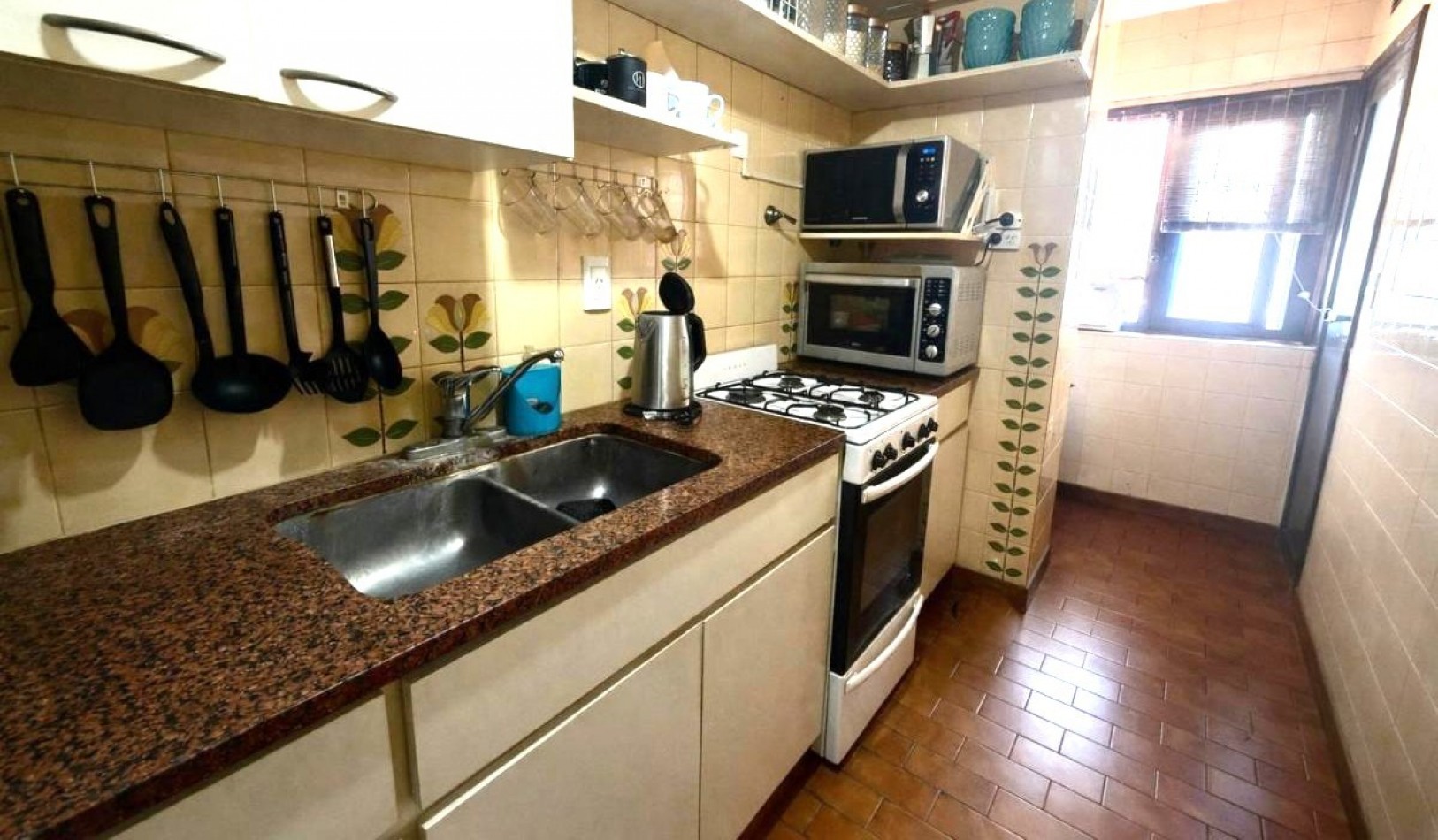 EXCELENTE DEPARTAMENTO DE 3 AMBIENTES AL FRENTE - MUY LUMINOSO -PLAZA MITRE