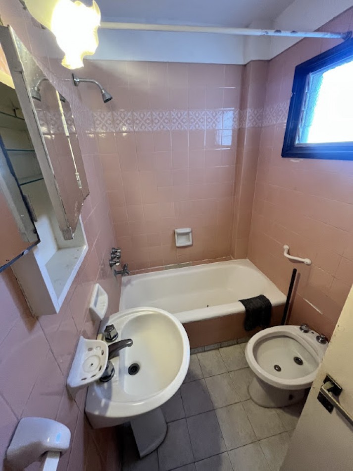 Alquiler 24 meses Dep. 3 ambientes al frente - Muy luminoso y de amplias dimensiones-La Perla