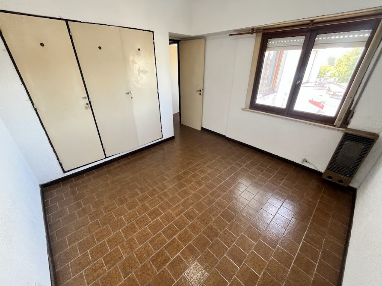 Alquiler 24 meses Dep. 3 ambientes al frente - Muy luminoso y de amplias dimensiones-La Perla