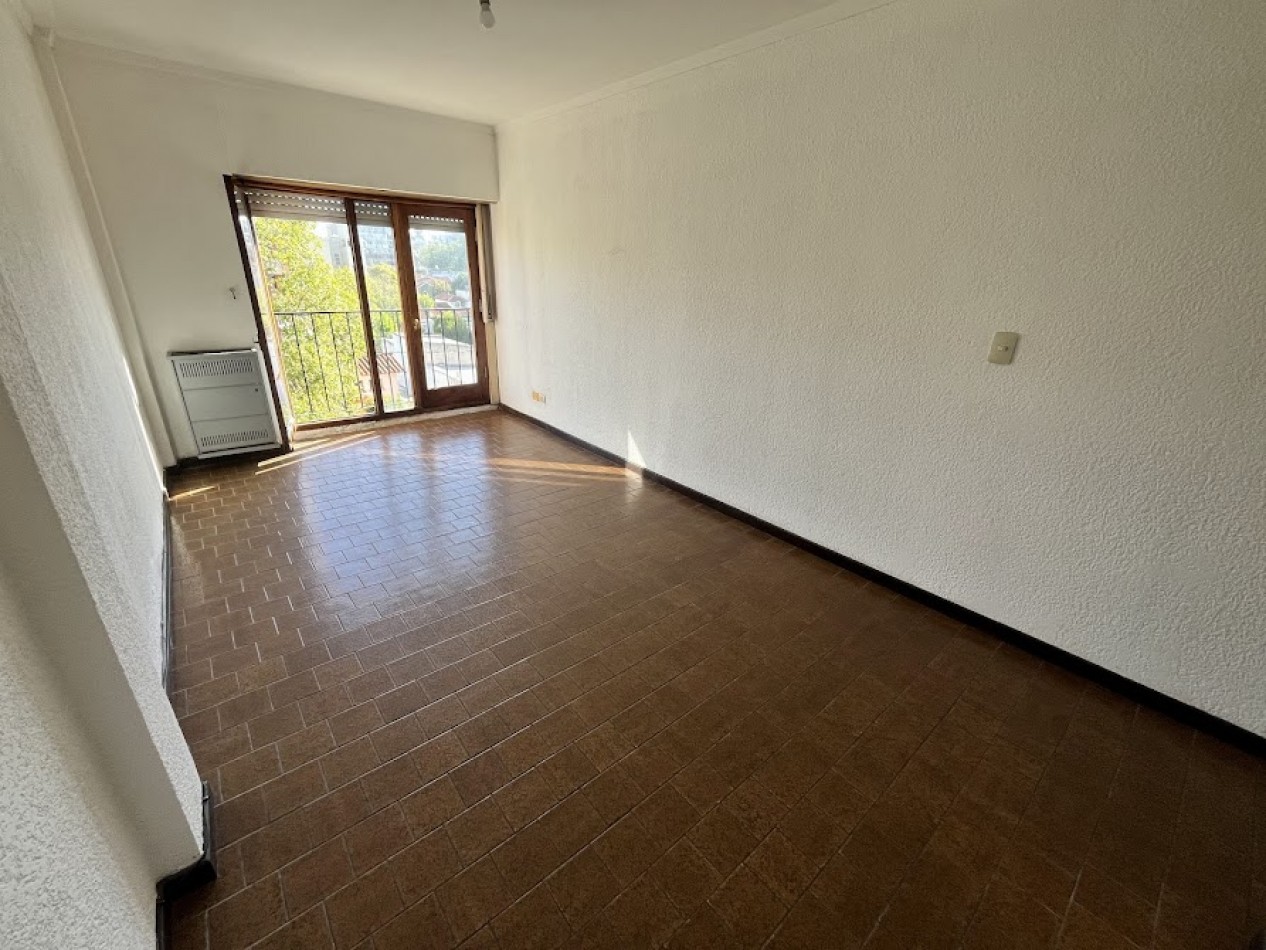 Alquiler 24 meses Dep. 3 ambientes al frente - Muy luminoso y de amplias dimensiones-La Perla